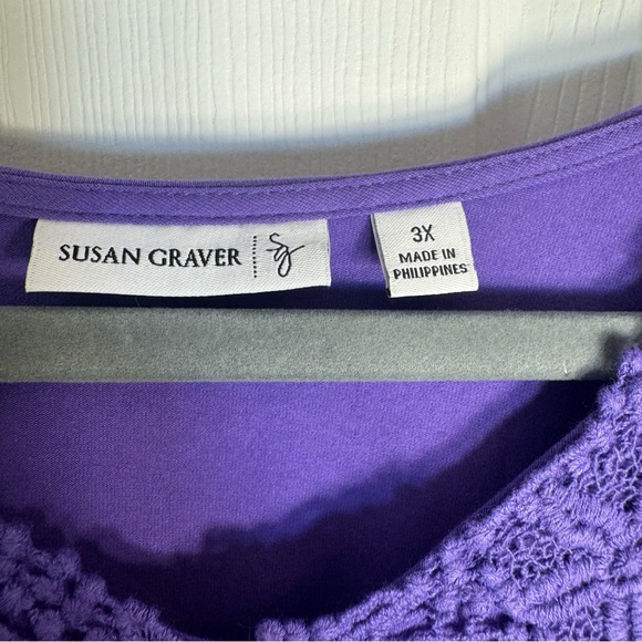 NWOT. Susan Graver v-neck tee size 3X with floral lace trim. purple top - Picture 6 of 7